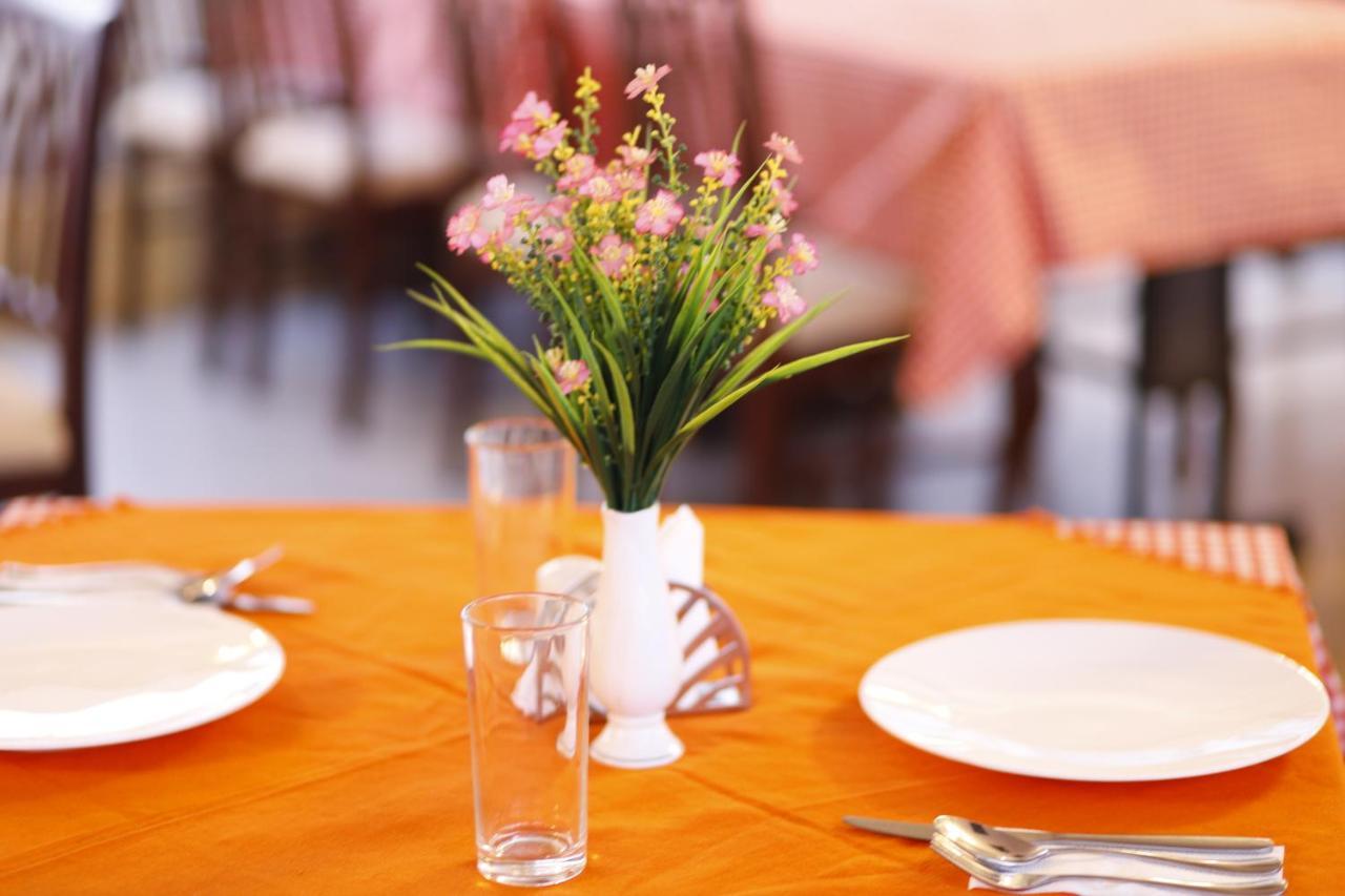 Hotel Grand Circle Inn Dhaka Bagian luar foto